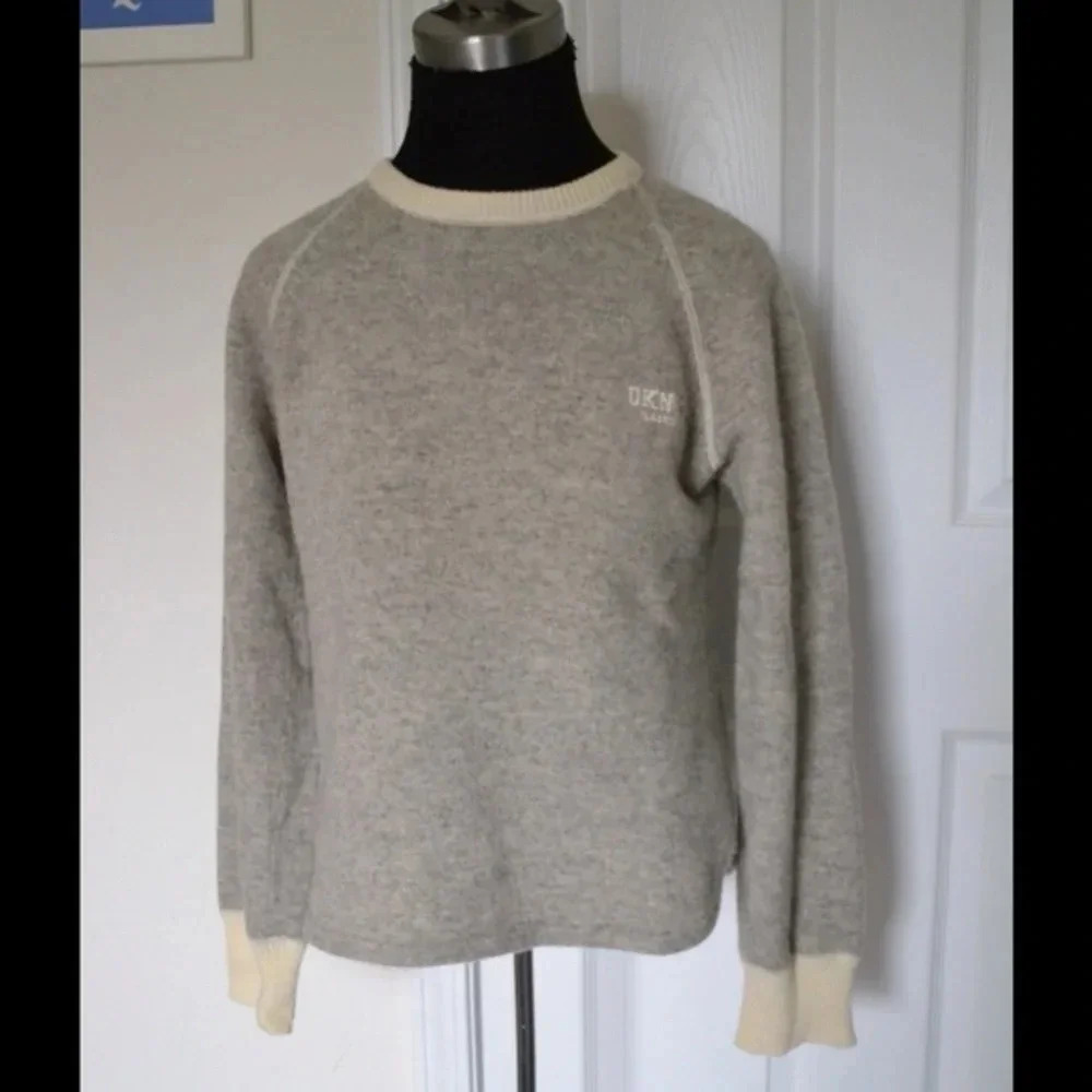 NWOT DKNY classic pullover sweater